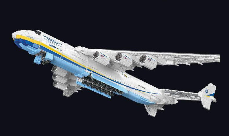 JJ9093 - Antonov 225 in 1/135 Scale