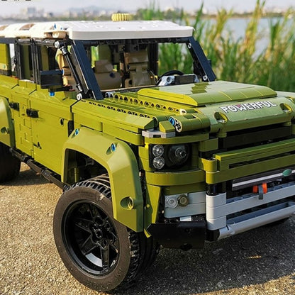 13175 Land Rover Defender 110 1/8 Scale