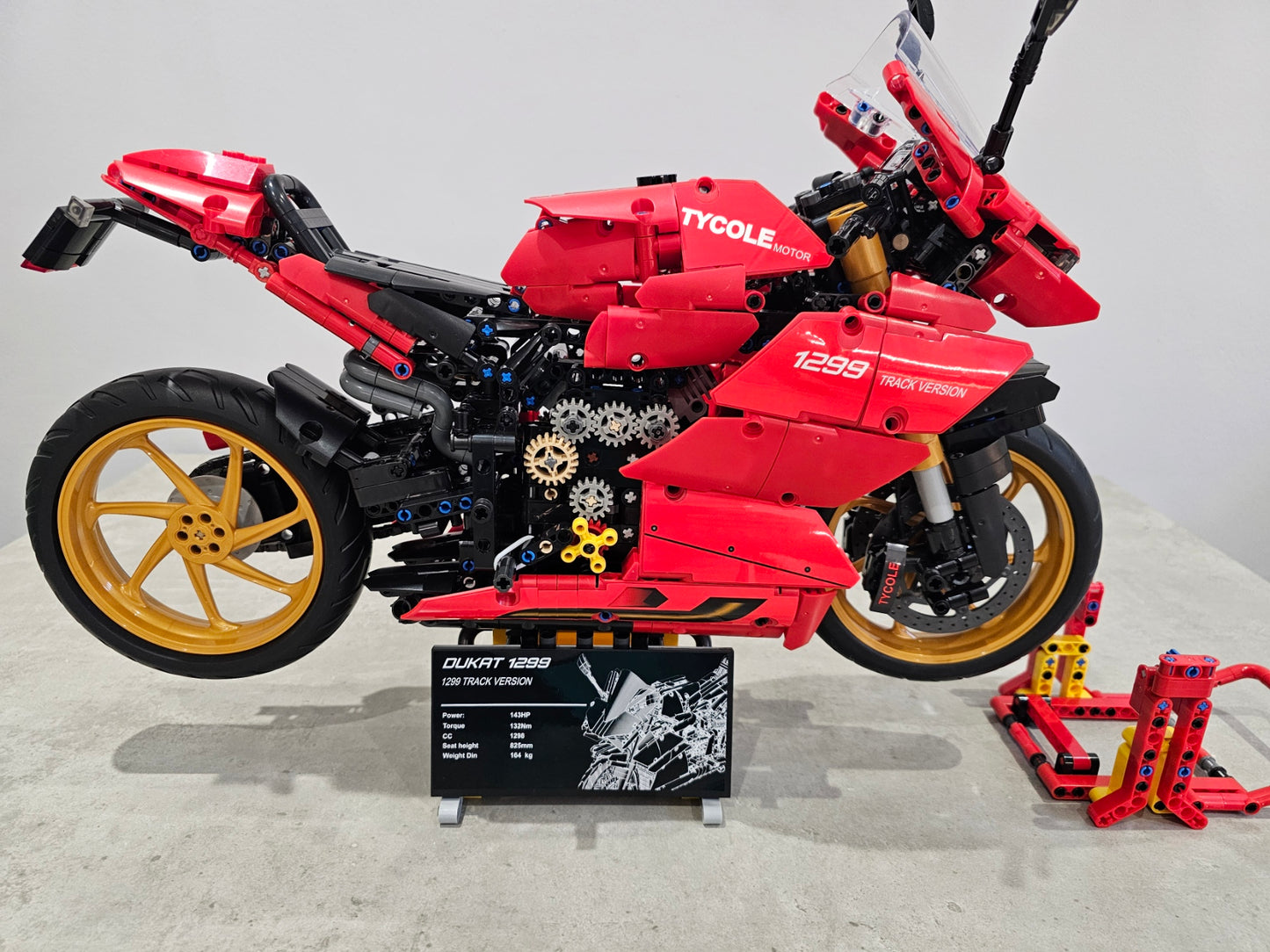 T4020 Ducati Motorcycle 1/5 Scale