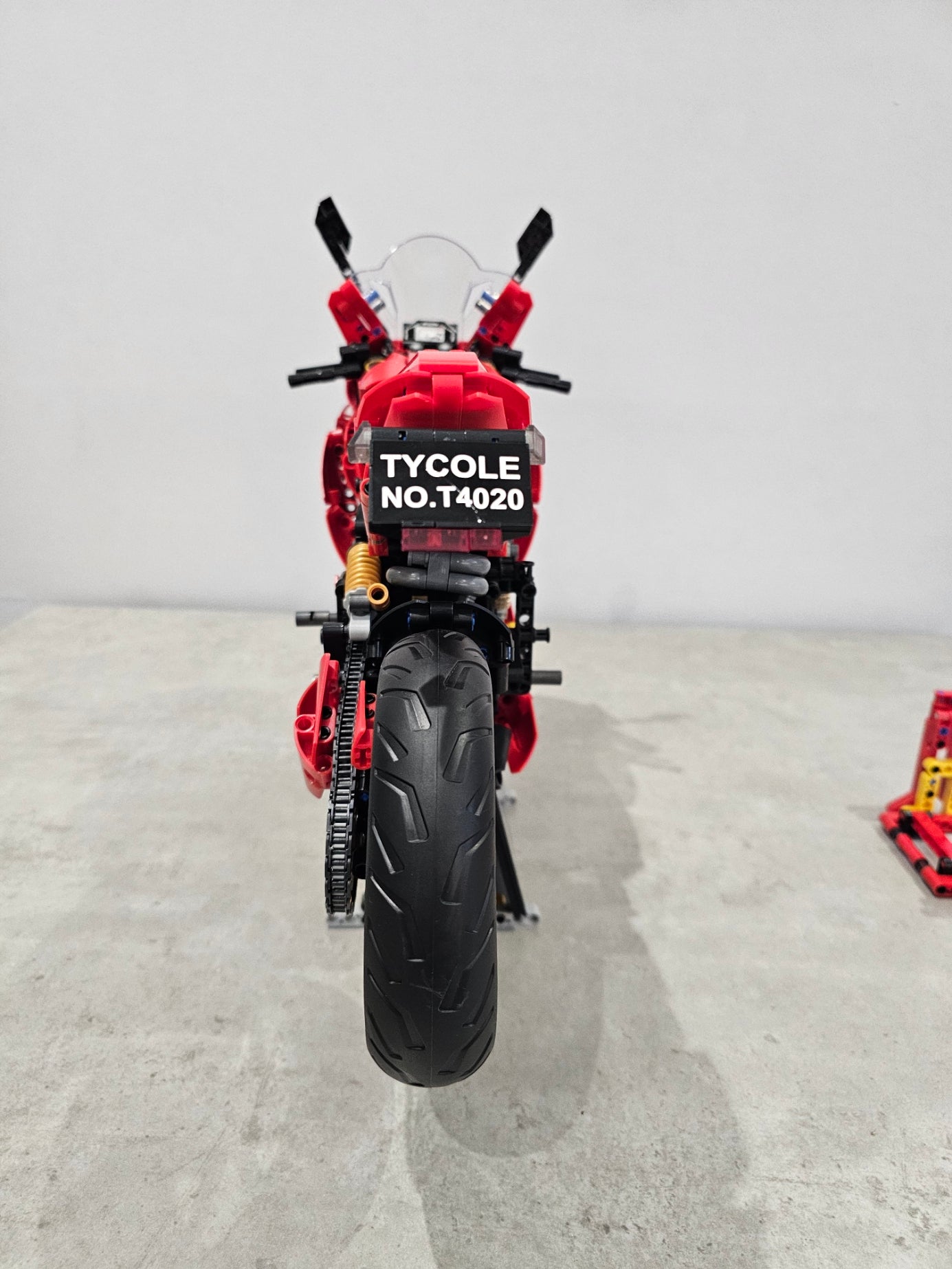 T4020 Ducati Motorcycle 1/5 Scale