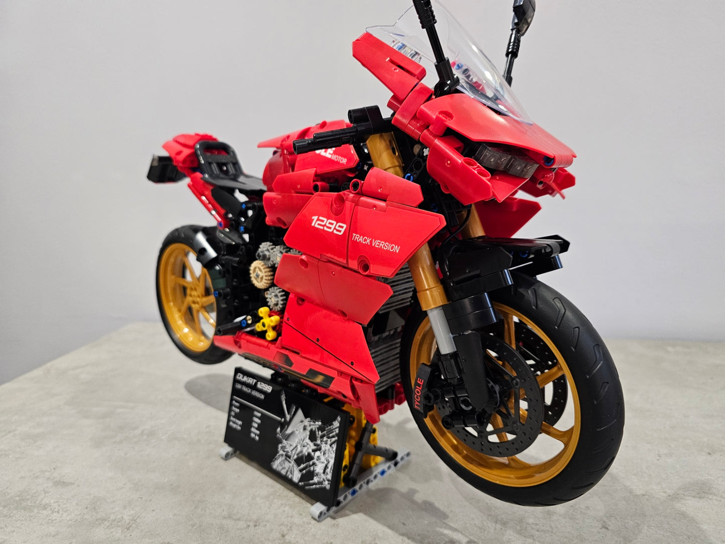 T4020 Ducati Motorcycle 1/5 Scale