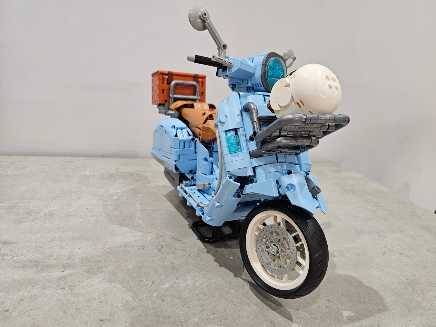 T4025B Vespa Classic 300 1/5 Scale