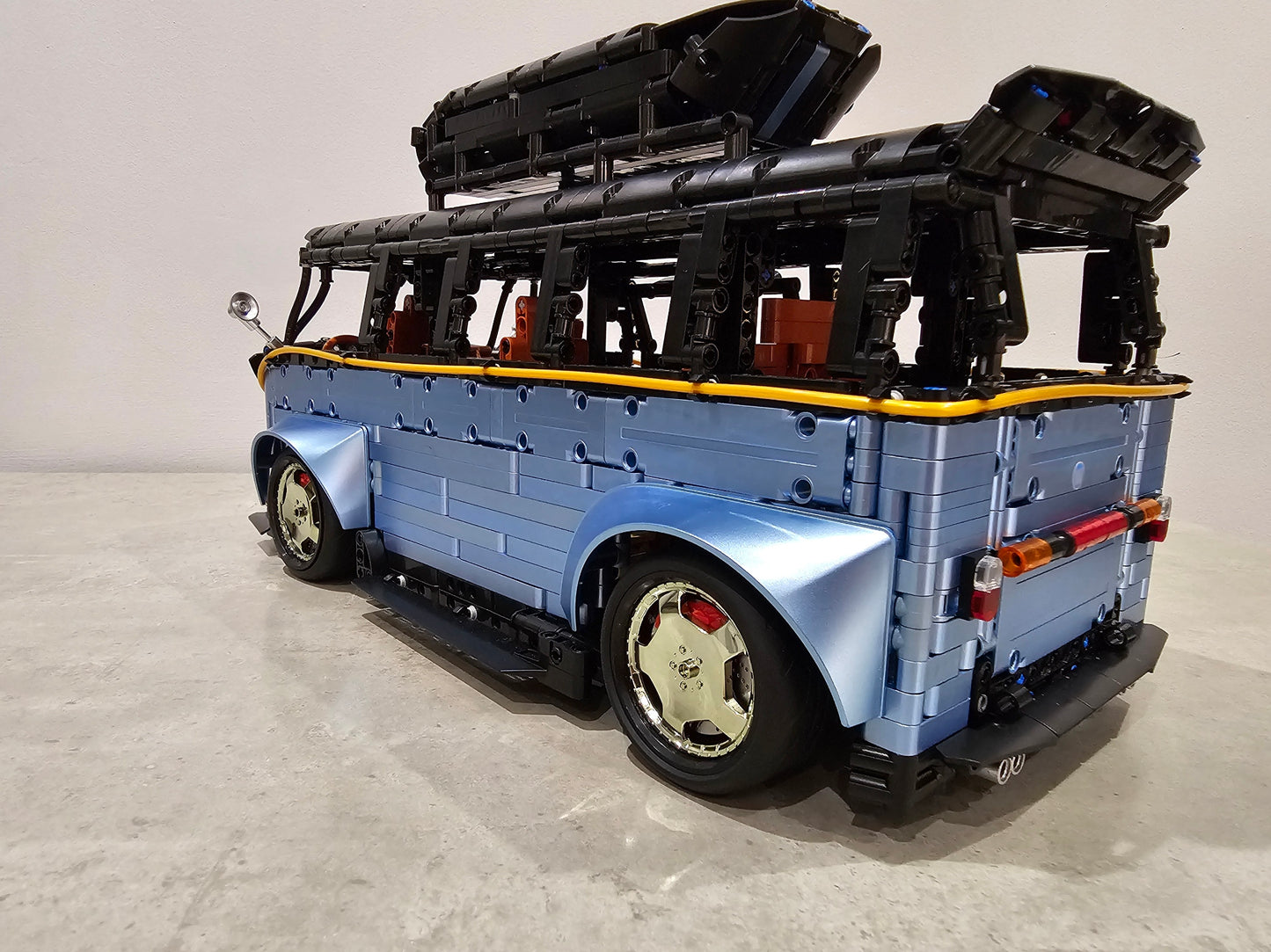 T5022A & T5022B VW Camper van 1/8 Scale