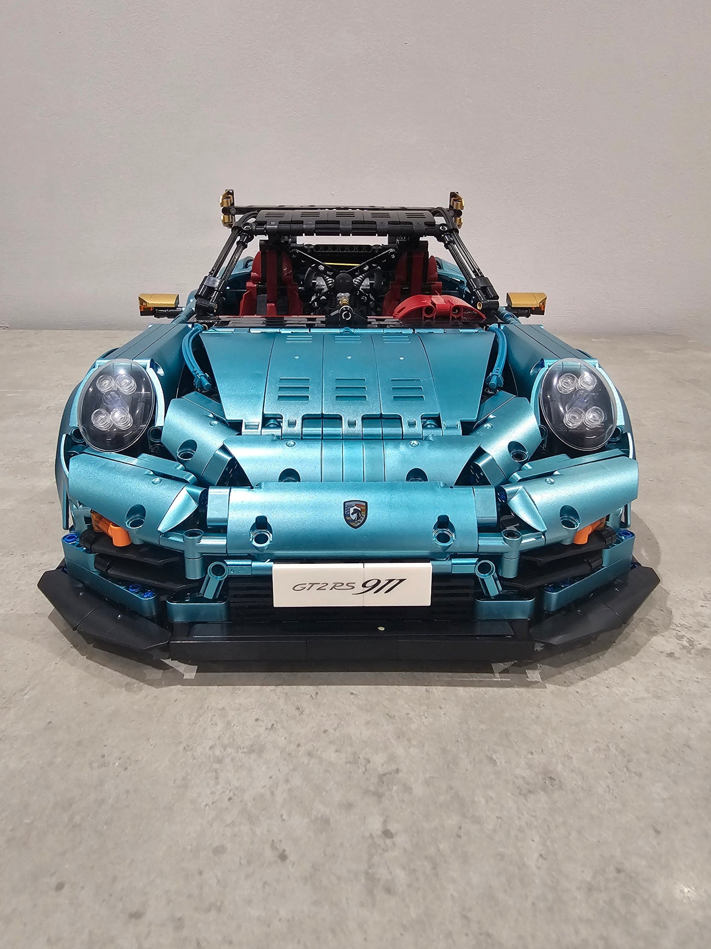 T5026B 911 GT2 RS 1/8 Scale