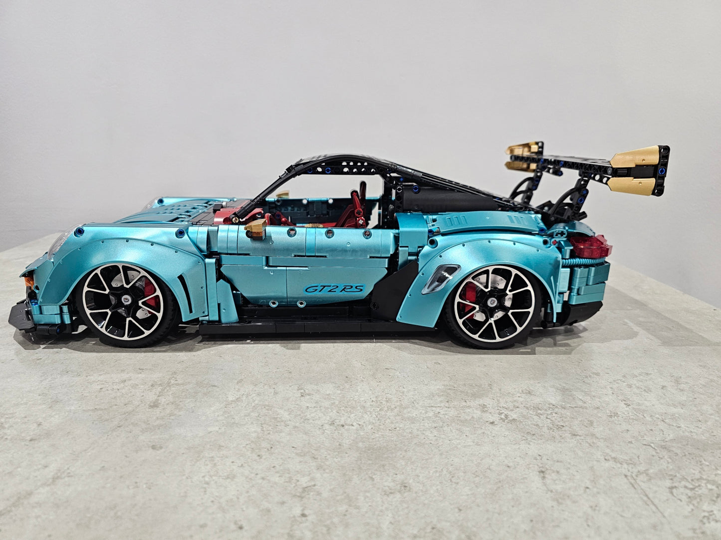 T5026B 911 GT2 RS 1/8 Scale