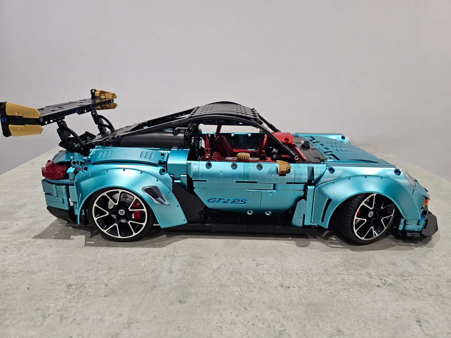 T5026B 911 GT2 RS 1/8 Scale