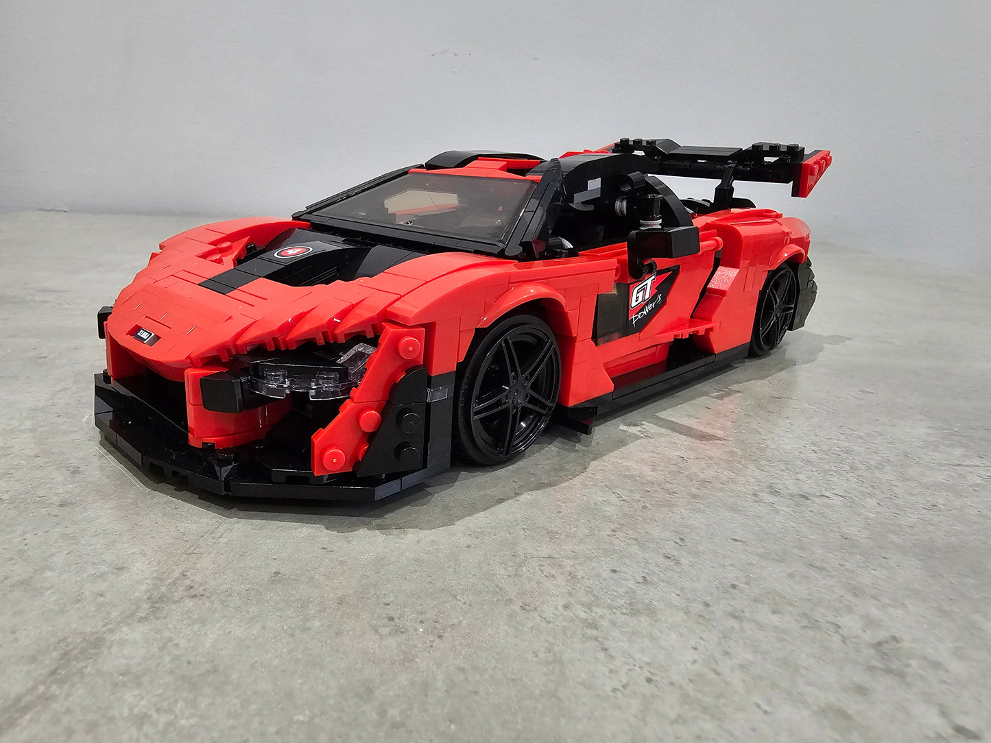 10007 McLaren Senna