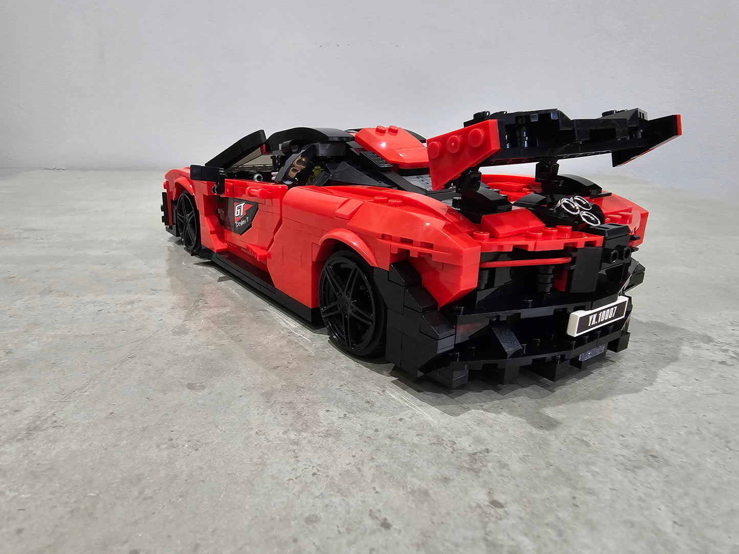 10007 McLaren Senna
