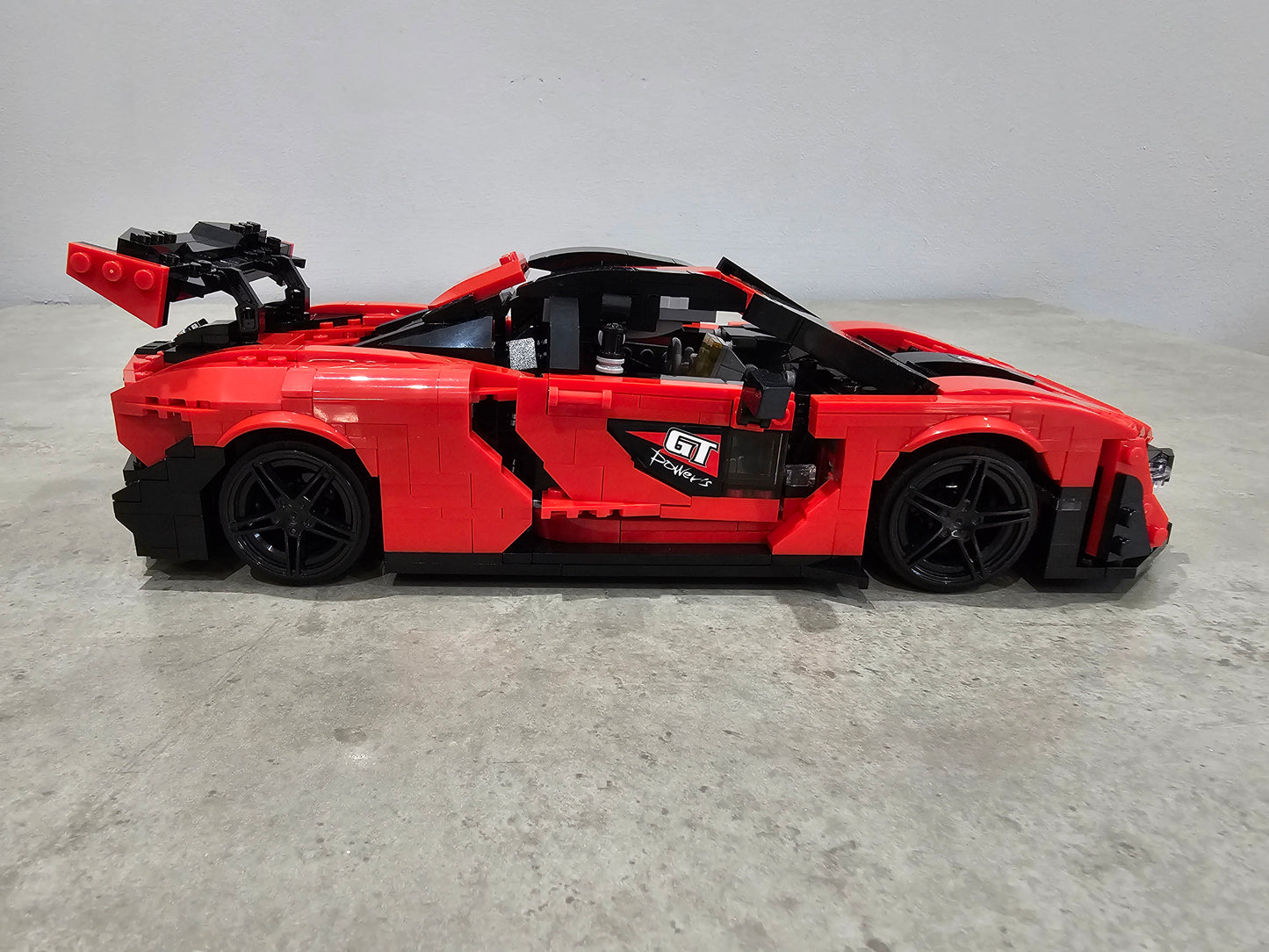 10007 McLaren Senna