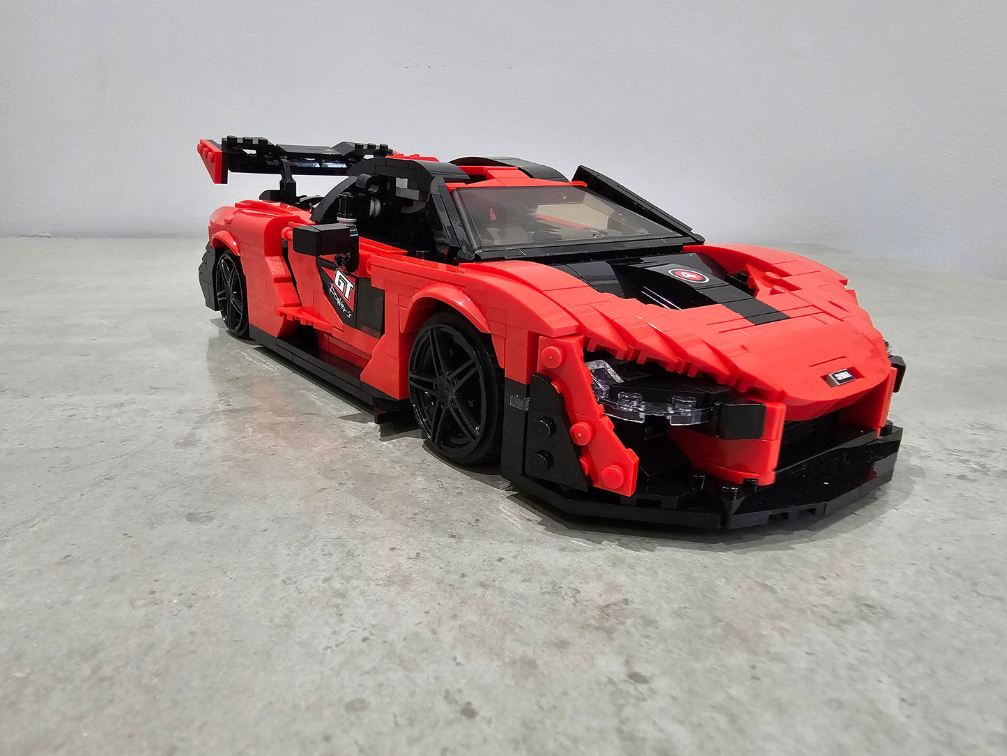 10007 McLaren Senna