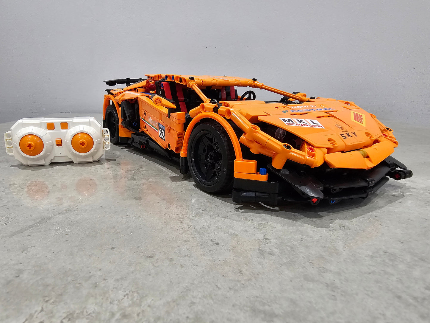 13177 R/C Lamborghini Aventador SVJ 1/10 Scale