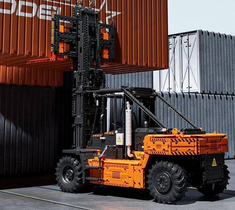 17044 - 1/6 Scale Motorised HD Forklift