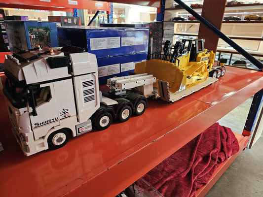 Heavy Duty R/C Haulage Set. Truck, Trailer and Bulldozer