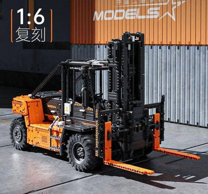 17044 - 1/6 Scale Motorised HD Forklift