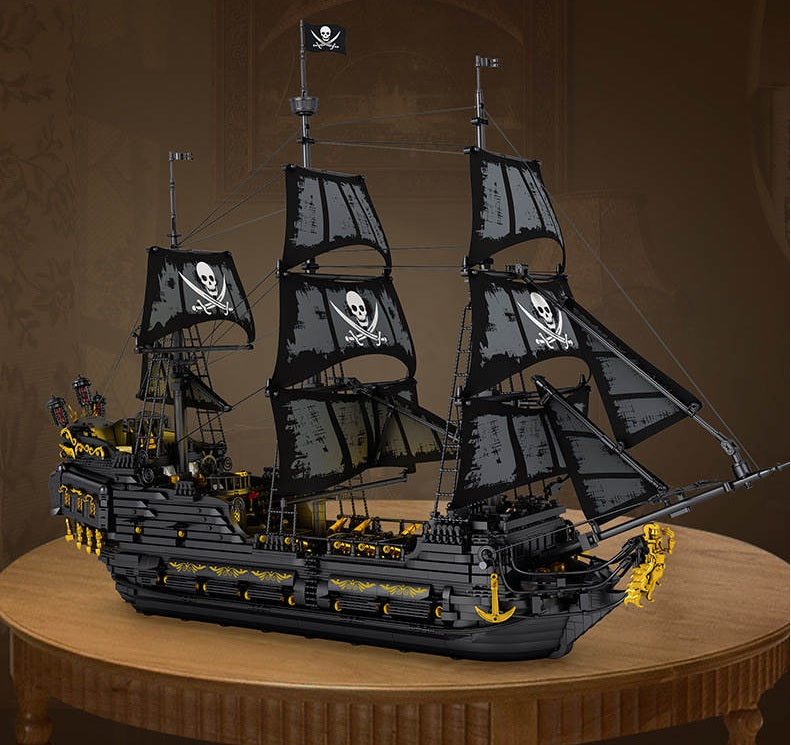 66036 - The Black Pearl with lighting.