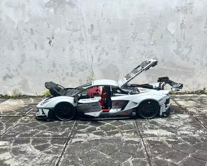 JD042 - Aventador in 1/8 Scale with lighting.