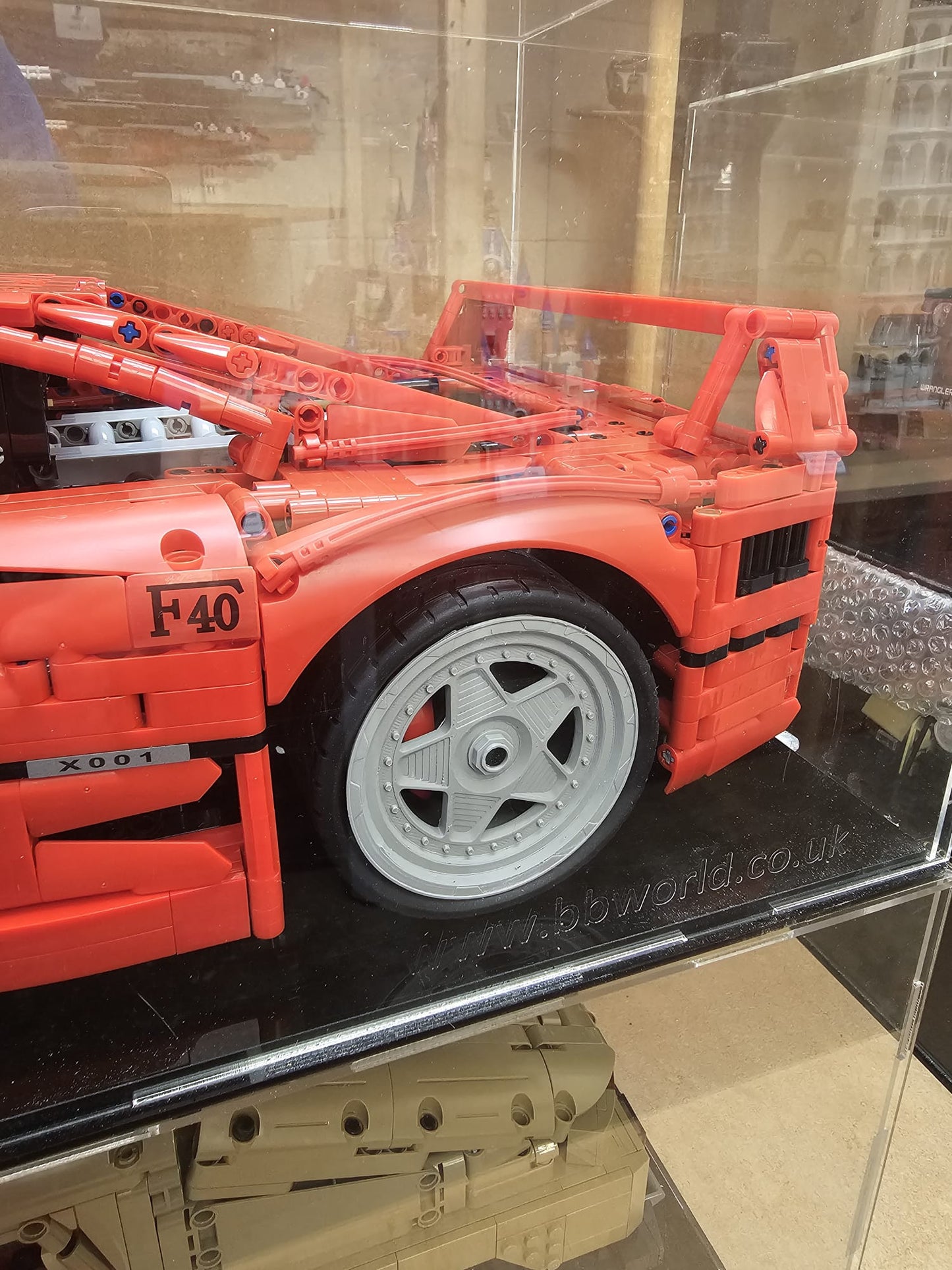 JD017 - F40 in 1/8 Scale with optional F40 Rims