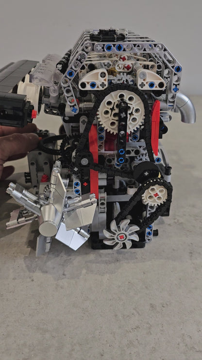 10087 Motorised 4 Cylinder Engine